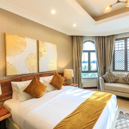 The S Holiday Homes - Stunning 5 Bedrooms Villa At The Palm Jumeirah With Private Beach And Pool Dubai Esterno foto