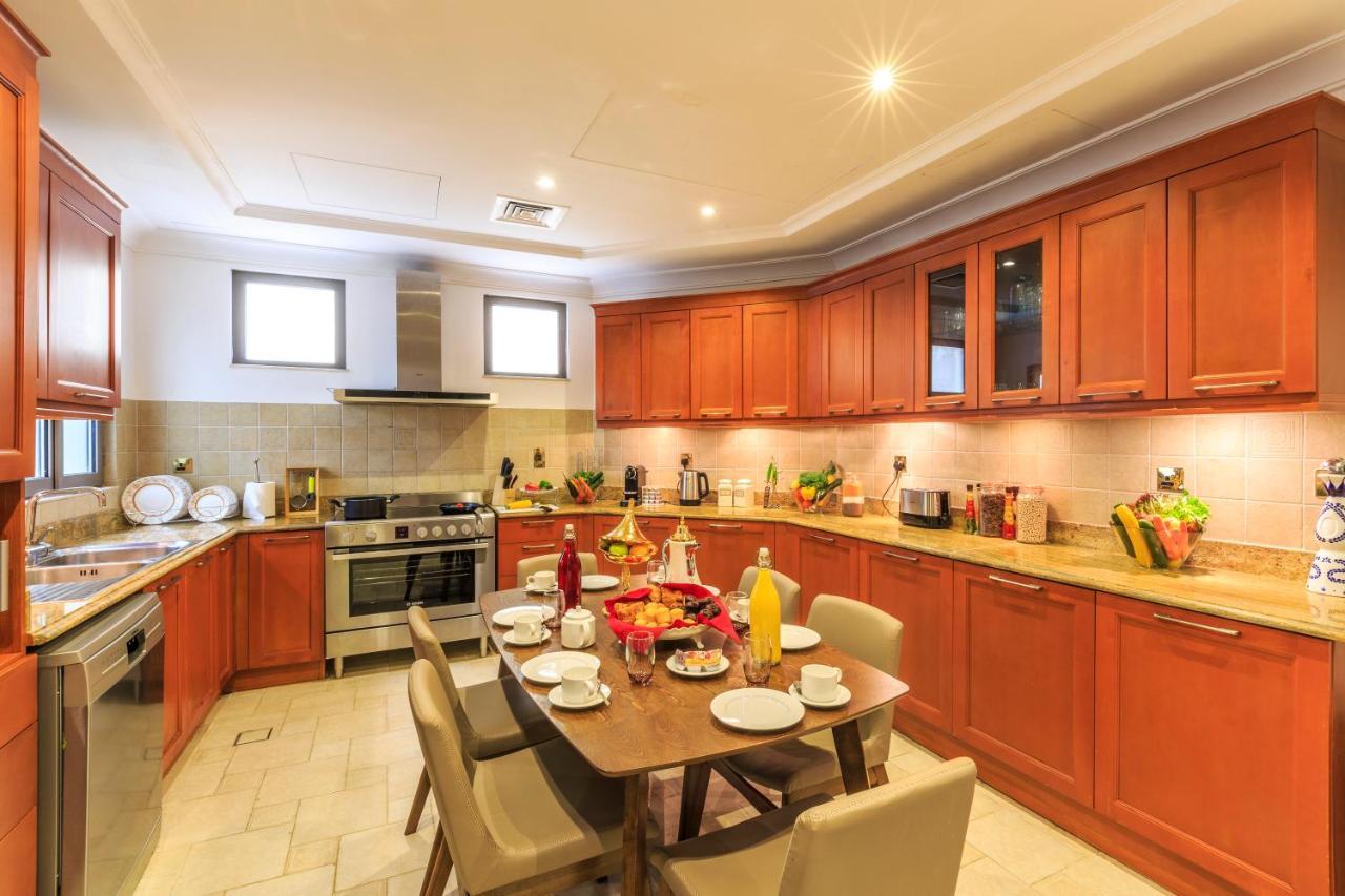 The S Holiday Homes - Stunning 5 Bedrooms Villa At The Palm Jumeirah With Private Beach And Pool Dubai Esterno foto