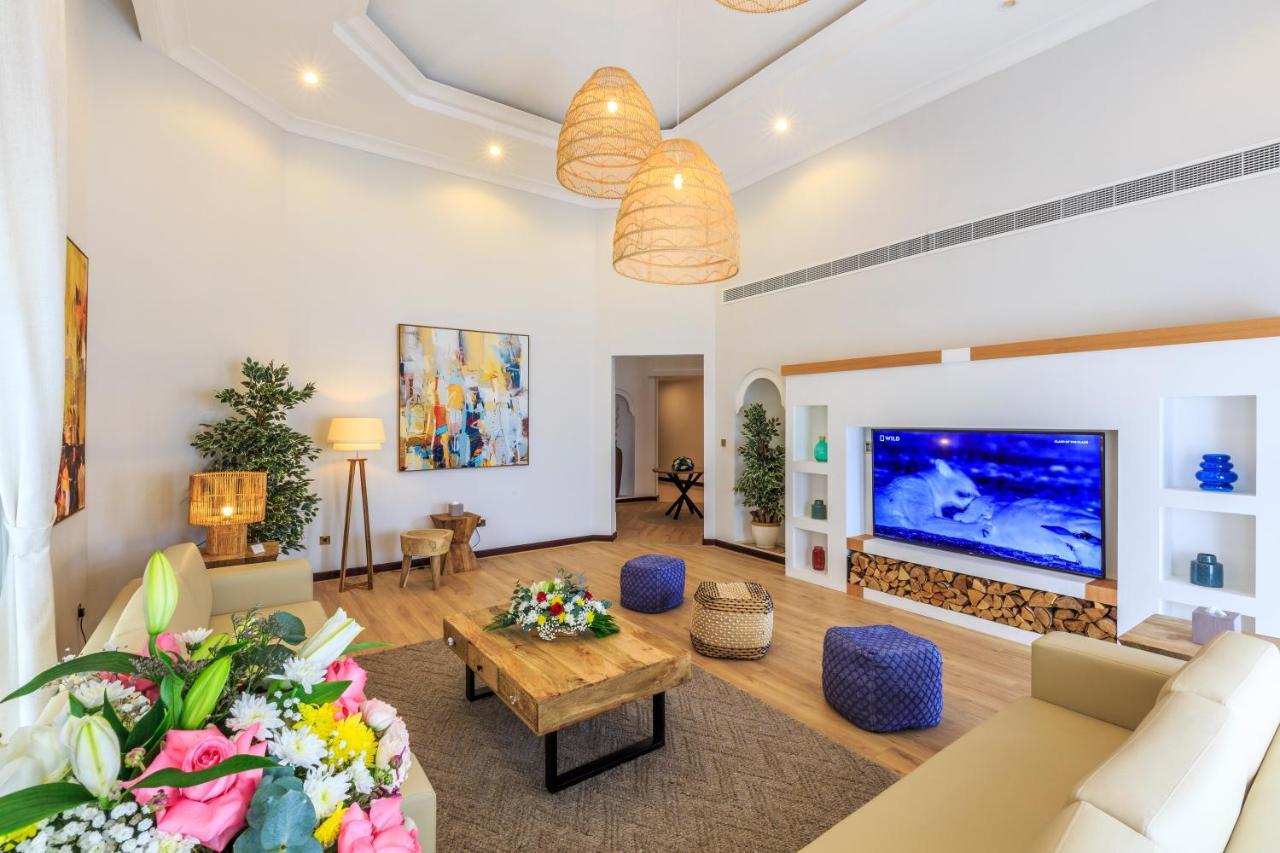 The S Holiday Homes - Stunning 5 Bedrooms Villa At The Palm Jumeirah With Private Beach And Pool Dubai Esterno foto
