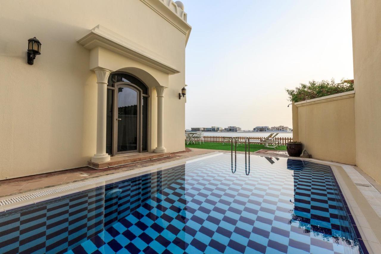 The S Holiday Homes - Stunning 5 Bedrooms Villa At The Palm Jumeirah With Private Beach And Pool Dubai Esterno foto