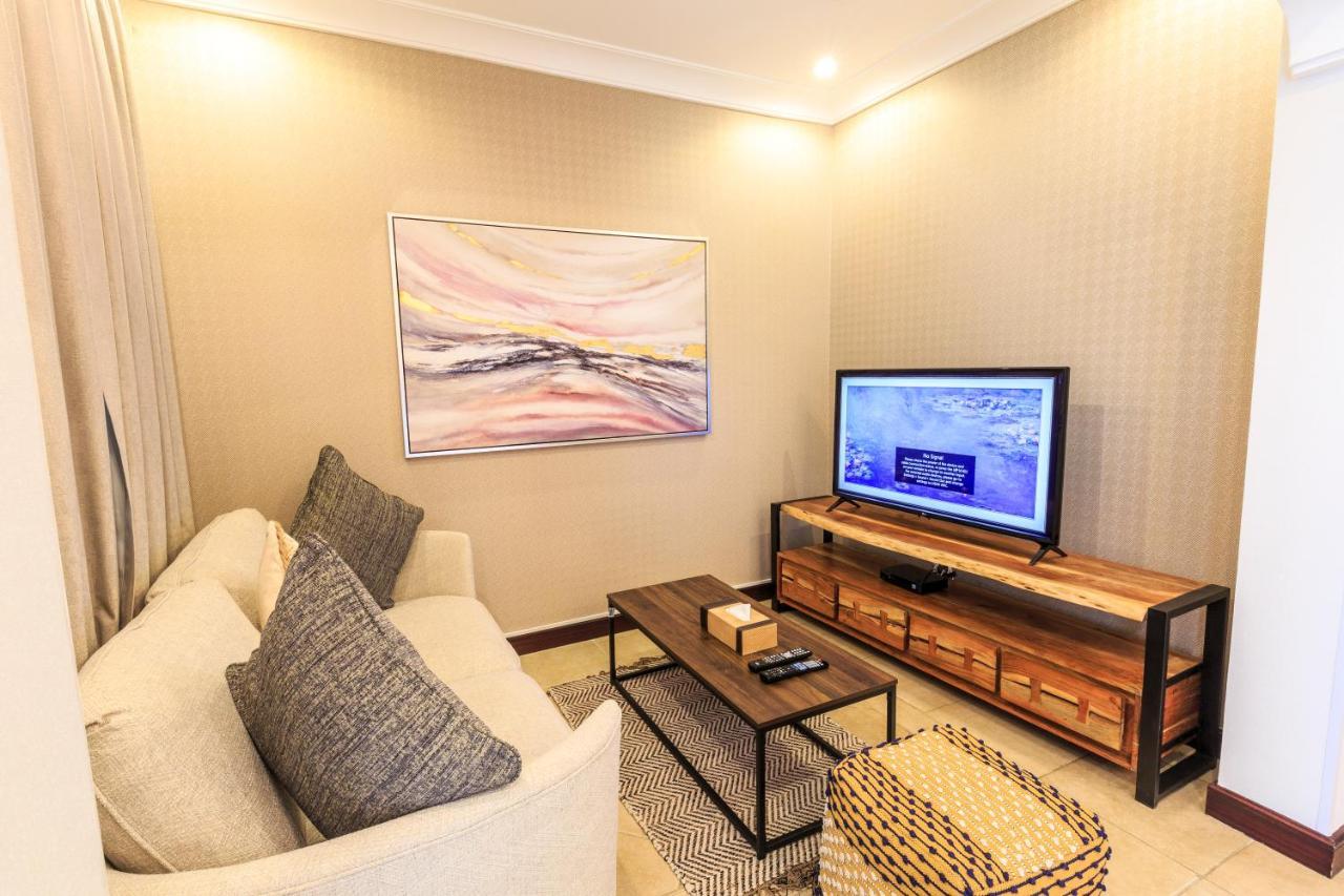 The S Holiday Homes - Stunning 5 Bedrooms Villa At The Palm Jumeirah With Private Beach And Pool Dubai Esterno foto
